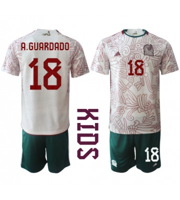 Mexico Andres Guardado #18 Replika Babytøj Udebanesæt Børn VM 2022 Kortærmet (+ Korte bukser)